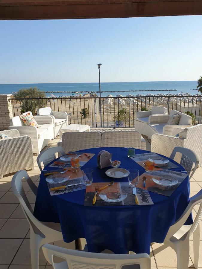 Bed and Breakfast Il Sorriso Di Angelina Pescara Exterior foto